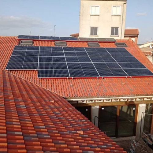 Instalación de paneles solares en tejado