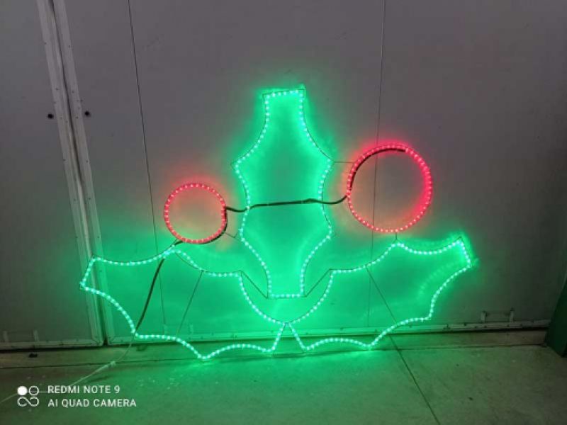 Luces navideñas en forma de acebo